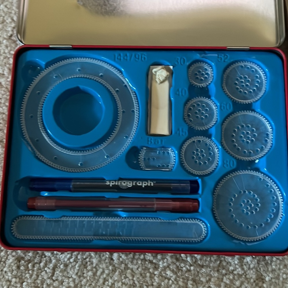 The Original Spirograph design set - used once - Picture 4 of 8